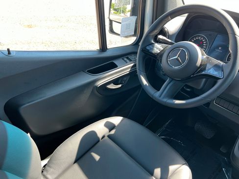 New 2025 Mercedes-Benz Sprinter 2500 image 11