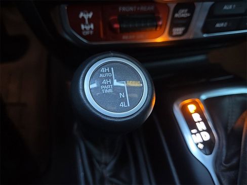 Used 2021 Jeep Wrangler Unlimited Rubicon w/ Trailer Tow Package image 24