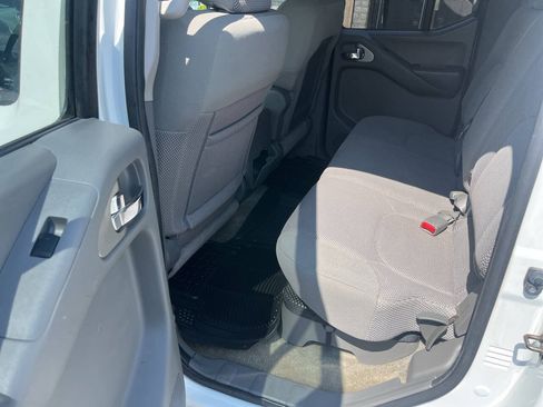 Used 2013 Nissan Frontier SV AWD/4WD image 26