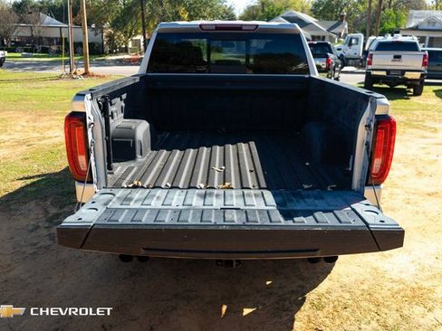 Used 2022 GMC Sierra 1500 SLT w/ SLT Premium Plus Package image 8