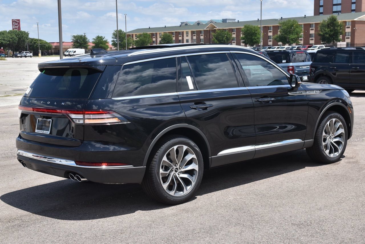 New 2026 Lincoln Aviator Reserve w/ Illumination Package AWD/4WD image 6