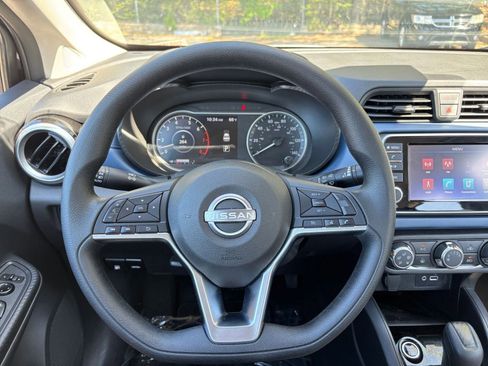 Used 2025 Nissan Versa SV FWD image 34