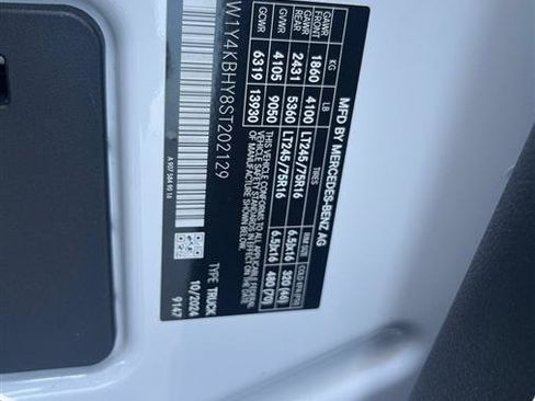 Used 2025 Mercedes-Benz Sprinter 2500 image 9