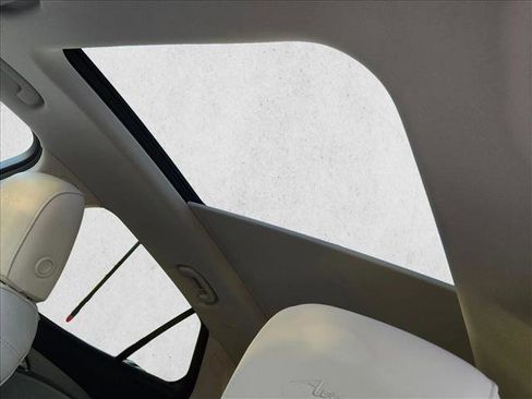 Used 2024 Buick Envision Avenir image 16