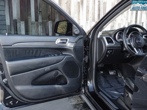 Used 2012 Jeep Grand Cherokee SRT8 w/ Luxury Group II image 10