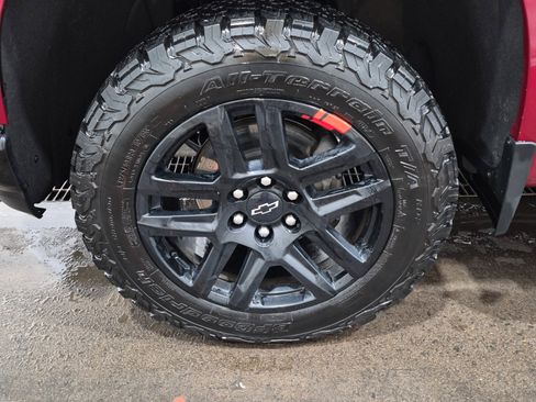 Used 2021 Chevrolet Silverado 1500 LT Trail Boss w/ Convenience Package II AWD/4WD image 9