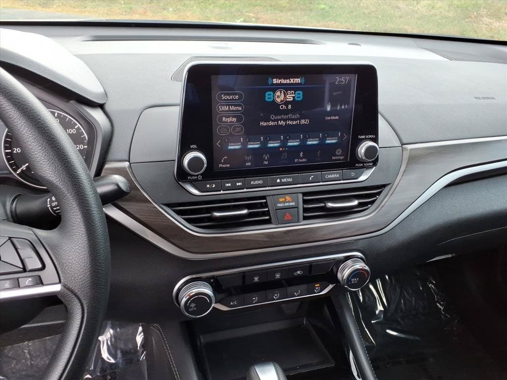 Used 2023 Nissan Altima 2.5 SV FWD image 10