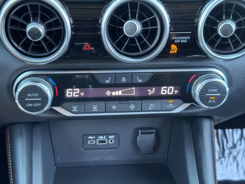 Used 2020 Nissan Sentra SR w/ Premium Package image 25