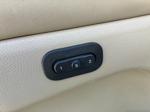 Used 2019 Jeep Grand Cherokee Limited w/ Luxury Group II AWD/4WD image 18