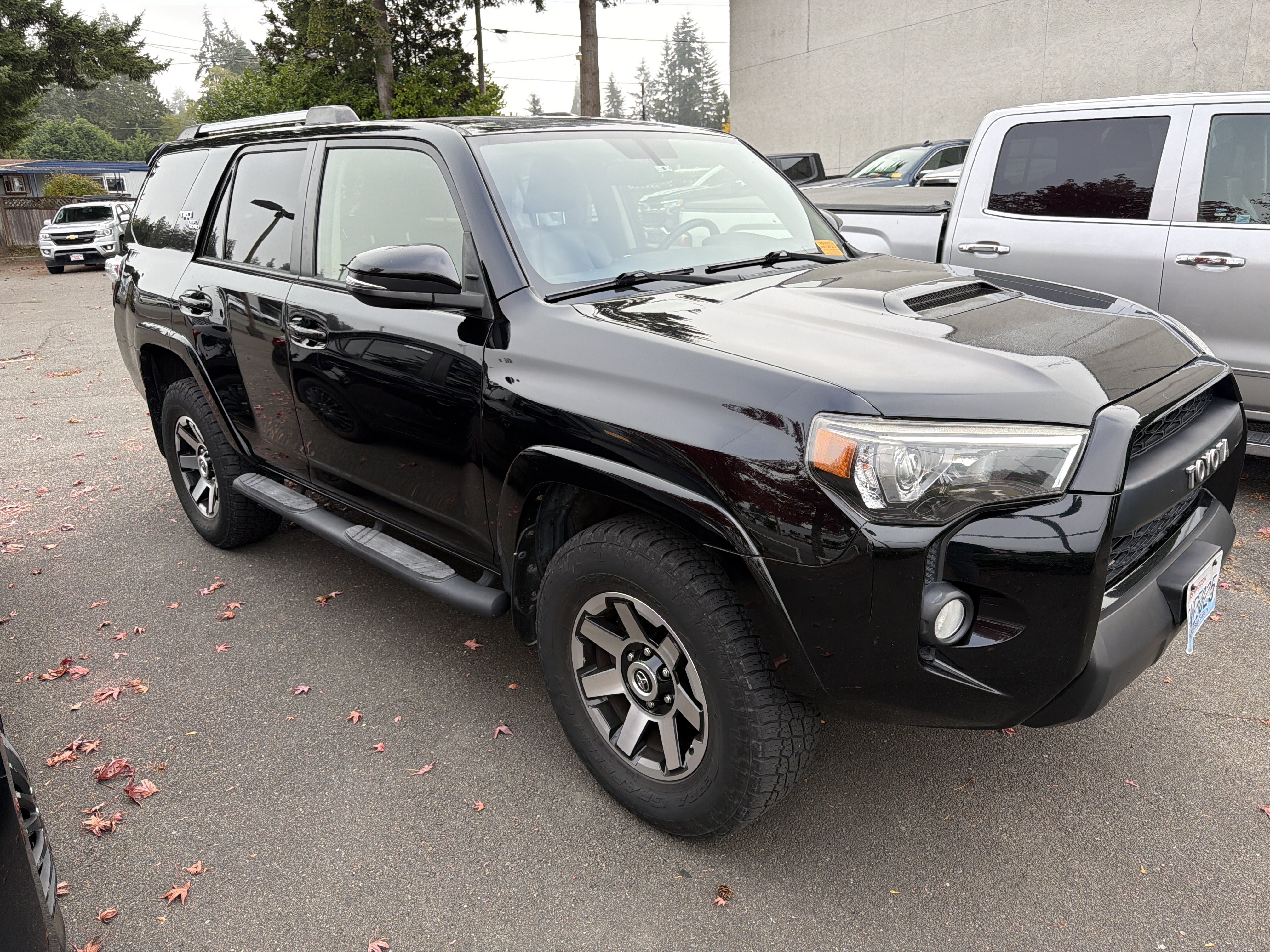 Used 2017 Toyota 4Runner TRD Off-Road Premium AWD/4WD image 2