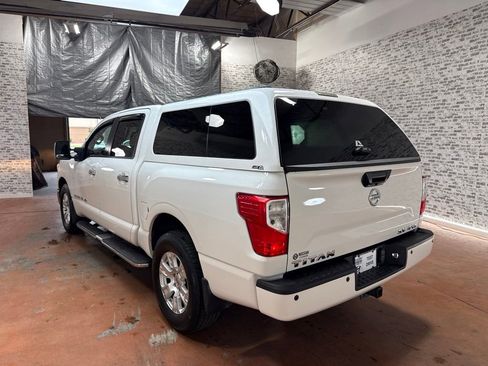 Used 2018 Nissan Titan SV w/ SV Convenience Package AWD/4WD image 5