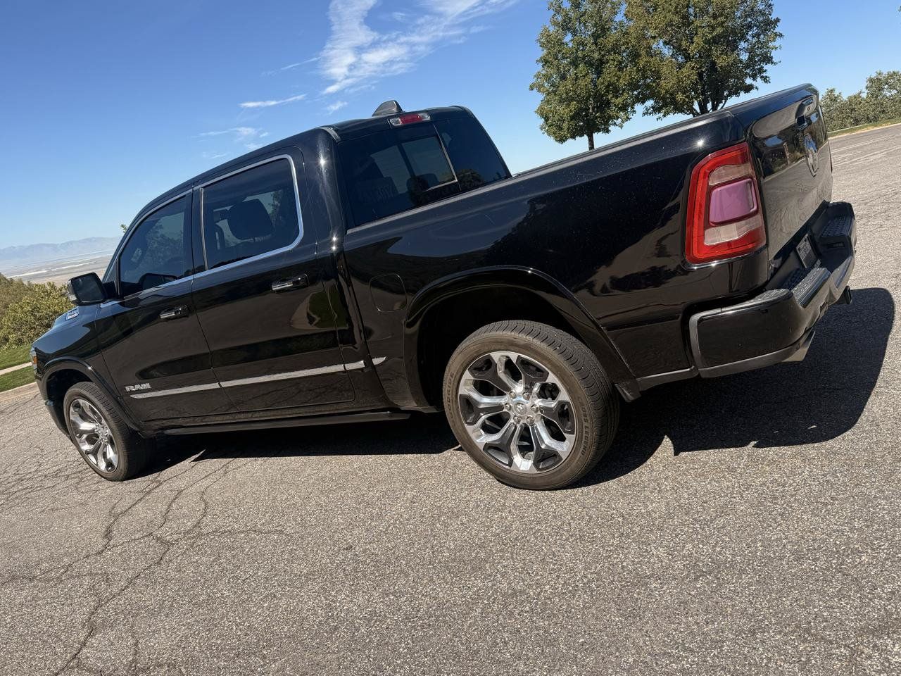 Used 2020 RAM 1500 Limited w/ Body Color Bumper Group RWD image 9