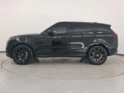 Used 2025 Land Rover Range Rover Sport SE image 2