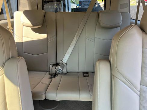 Used 2018 Cadillac Escalade ESV Premium Luxury AWD/4WD image 21