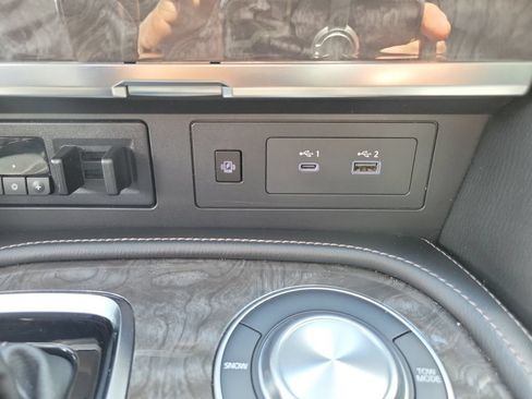 Used 2021 Nissan Armada Platinum w/ Captain's Chairs Package RWD image 38