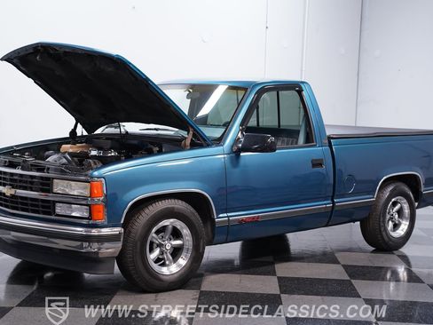 Used 1990 Chevrolet Silverado 1500 2WD Regular Cab image 26