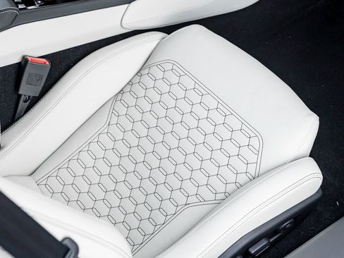 Used 2024 Lamborghini Huracan EVO image 25