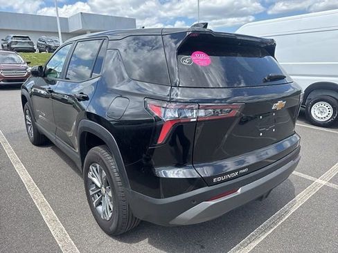 Used 2025 Chevrolet Equinox LT AWD/4WD image 7