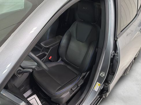 Used 2025 Buick Encore GX Sport Touring FWD image 22