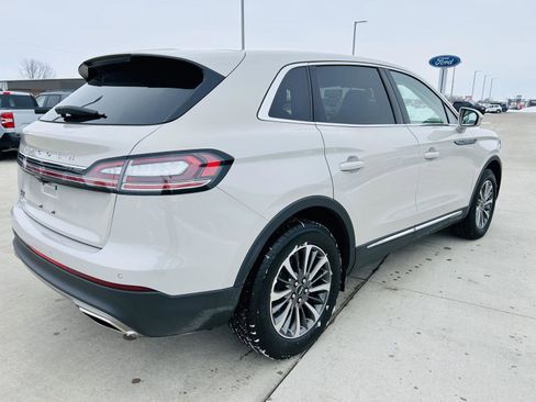 Used 2023 Lincoln Nautilus FWD w/ Premium Package image 38