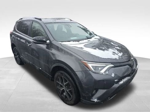 Used 2017 Toyota RAV4 SE image 8