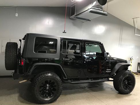 Used 2015 Jeep Wrangler Unlimited Sport w/ Connectivity Group AWD/4WD image 3