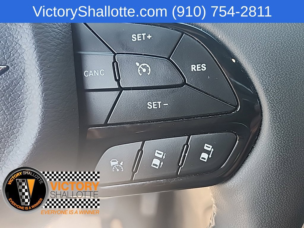 Used 2025 Chrysler Pacifica Limited FWD image 18