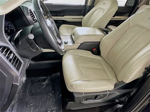 Used 2021 Ford Expedition Platinum image 9