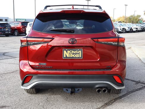 Used 2023 Toyota Highlander XSE image 5