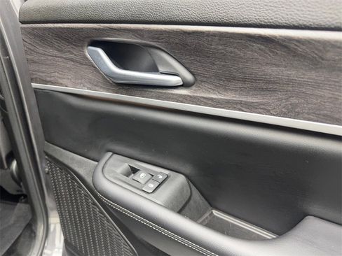 Used 2024 Jeep Grand Cherokee L Limited w/ Luxury Tech Group II image 49