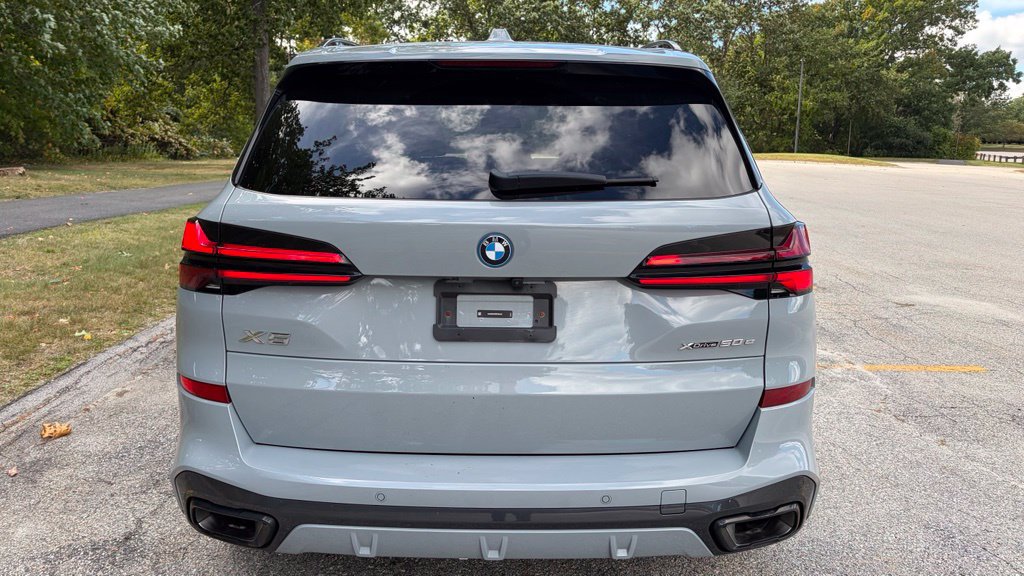 Certified 2024 BMW X5 xDrive50e w/ M Sport Package AWD/4WD image 3