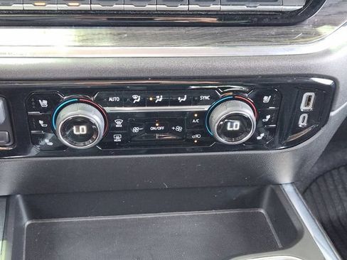 Used 2024 Chevrolet Silverado 1500 LTZ AWD/4WD image 19