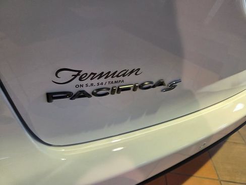 New 2027 Chrysler Pacifica Limited w/ S Appearance Package FWD image 11