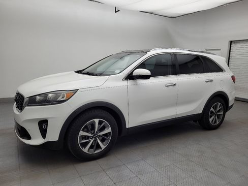 Used 2019 Kia Sorento EX w/ EX Touring Package image 2