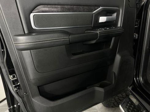 Used 2024 RAM 2500 Big Horn w/ Sport Appearance Package image 33