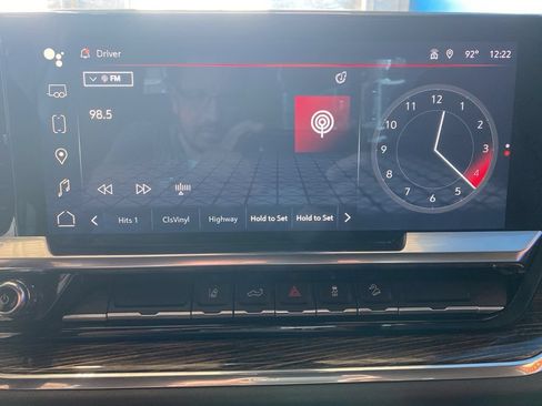 Used 2024 GMC Sierra 3500 SLE w/ SLE Convenience Package AWD/4WD image 2