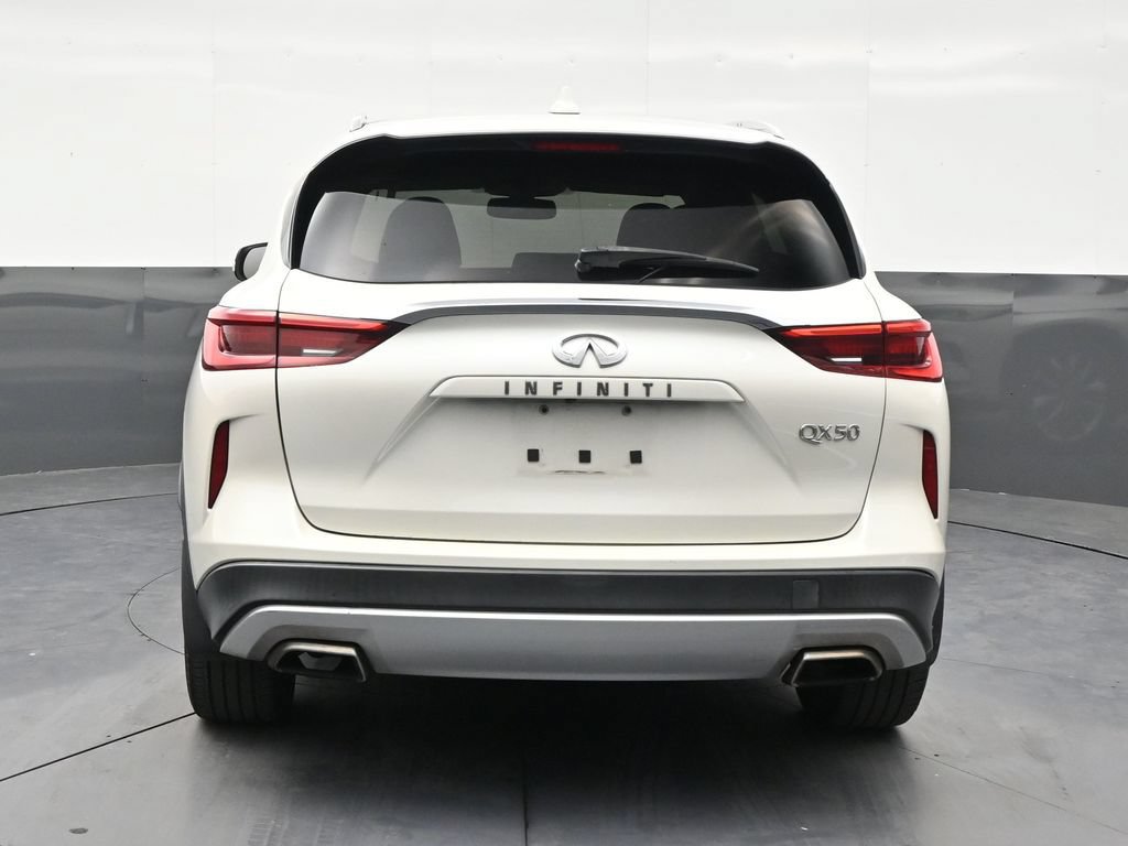 Used 2019 INFINITI QX50 Luxe w/ Navigation Package FWD image 4