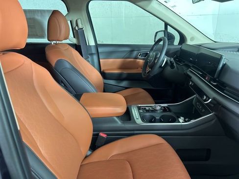 New 2026 Kia Carnival EX image 13