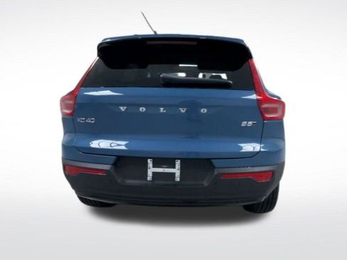 New 2025 Volvo XC40 B5 Plus w/ Protection Package Premier image 23