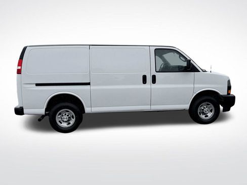 Used 2023 Chevrolet Express 2500 w/ Driver Convenience Package image 8