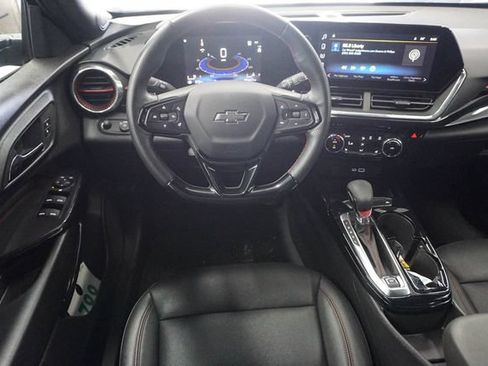 Used 2025 Chevrolet Trax RS w/ Driver Confidence Package FWD image 10