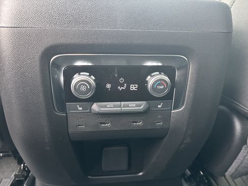 Used 2025 GMC Yukon Elevation w/ Elevation Premium Package image 19