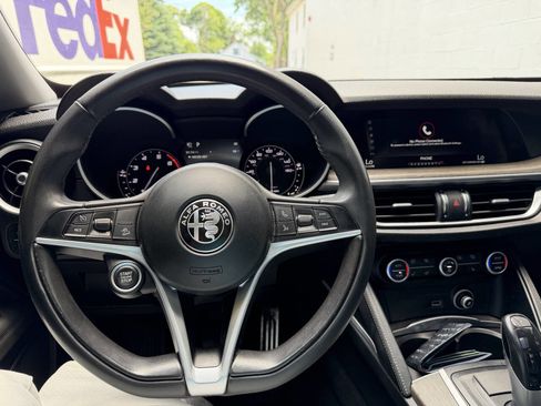 Used 2018 Alfa Romeo Stelvio Ti AWD/4WD image 14