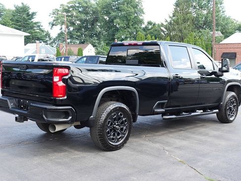 Used 2024 Chevrolet Silverado 2500 LT w/ Midnight Edition AWD/4WD image 3