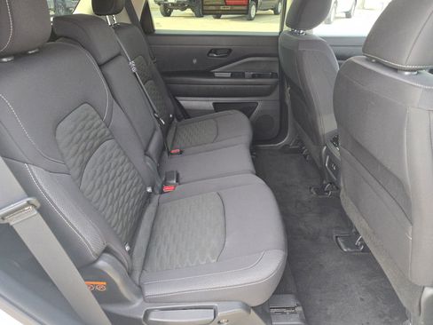 Certified 2025 Nissan Pathfinder SV image 28