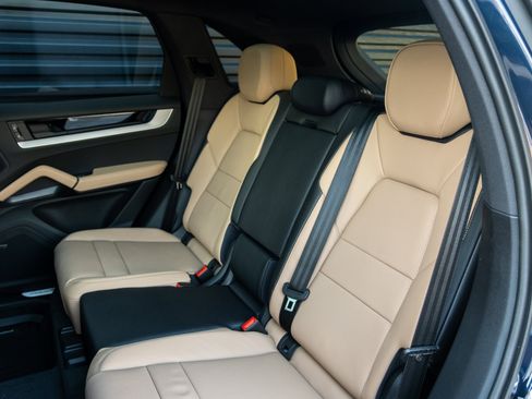 New 2026 Porsche Cayenne image 33
