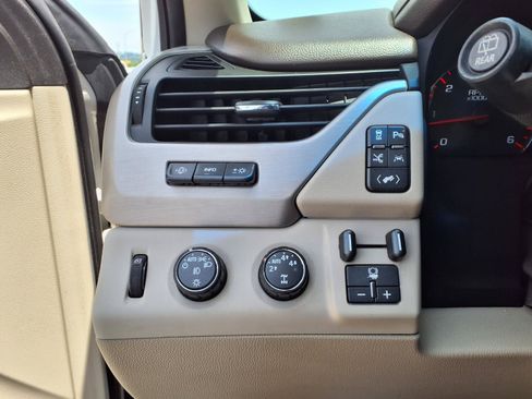 Used 2016 GMC Yukon Denali w/ Open Road Package AWD/4WD image 13