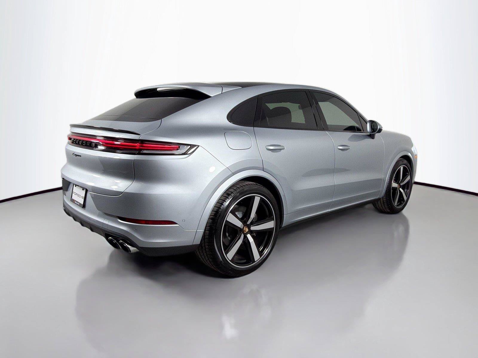 Certified 2025 Porsche Cayenne Coupe AWD/4WD image 7