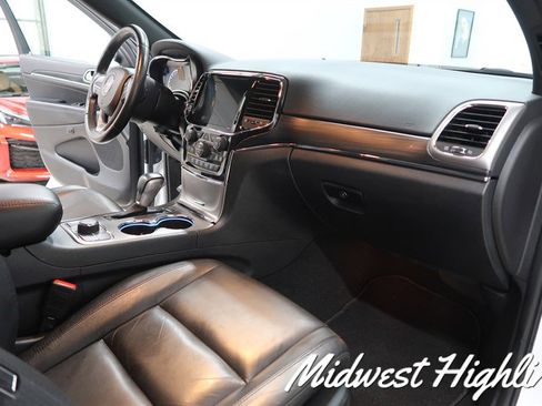 Used 2021 Jeep Grand Cherokee Limited image 36