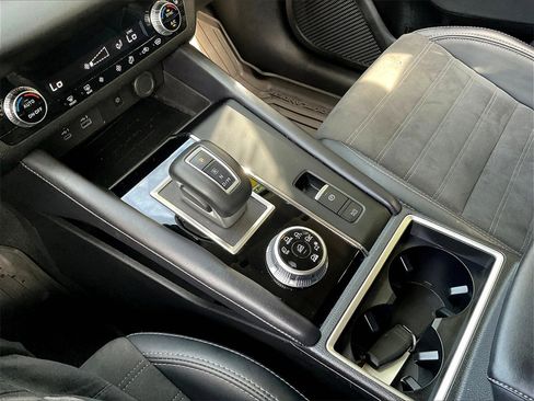 Used 2024 Mitsubishi Outlander SE image 21